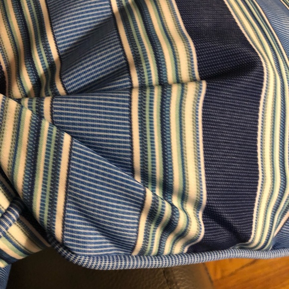 Love seat cushion for a standard wicker outside chair. Cord detail around edge. - Picture 5 of 6